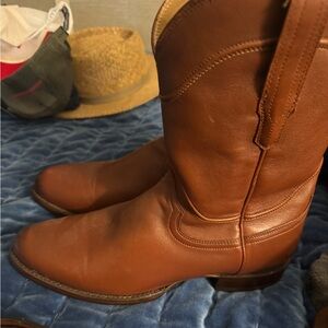 Tecova size 11 1/2 D cowhide roper boots only worn once.